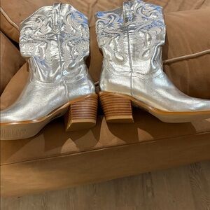 Women’s Metallic Silver Cowboy Boot -Man Made Window Sample Boot 10 read below